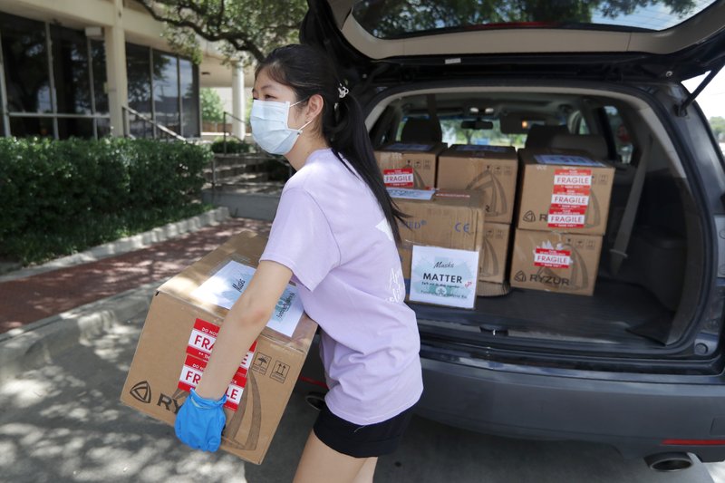Feel Good Friday: Buying masks & delivering food, teens step up in pandemic